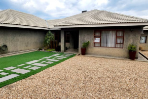 YellowSquare Properties (T332/16)