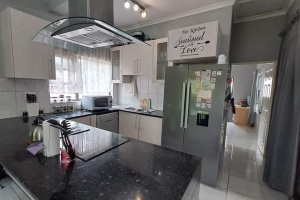 YellowSquare Properties (T332/16)