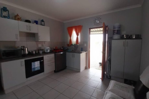 Suzaan Hennig Real Estate