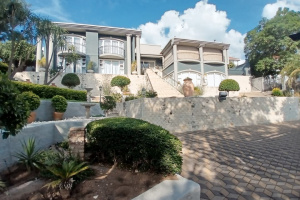 Suzaan Hennig Real Estate