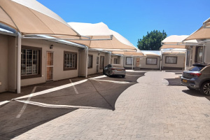 Suzaan Hennig Real Estate