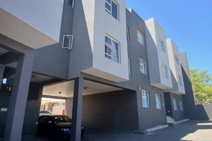 Suzaan Hennig Real Estate