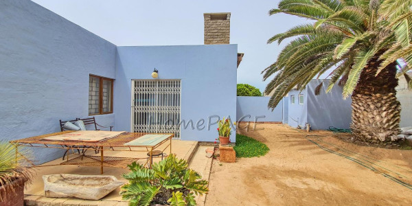 Henties Bay Proper:  5 Bedroom FARMSTYLE HOME is for Sale