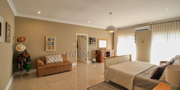 Otjiwarongo:  STUNNING, MODERN 4 BEDR HOME WITH FLAT is for sale