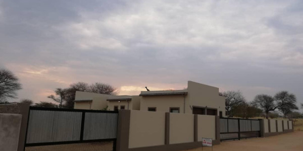 Modern and Neat  house for sale Camel Thorn Estate Okahandja