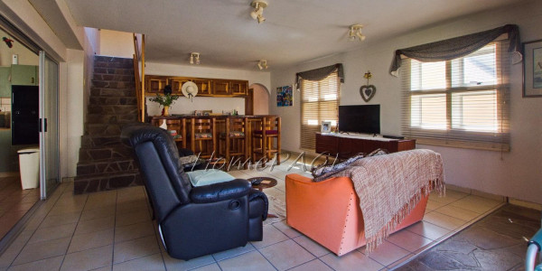 Long Beach, Walvis Bay: SPACIOUS 4 Bedr home is for sale