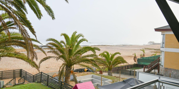 Long Beach, Walvis Bay:  Beautiful ECLECTIC Stunner home WTH FLAT is for Sales:  A RARE FIND