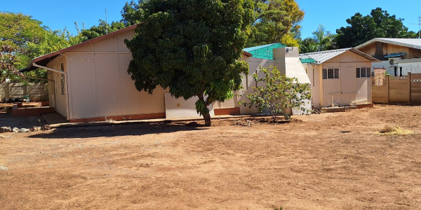 LARGE ERF WITH 3 BEDROOM PREFAB HOUSE FOR SALE - TSUMEB