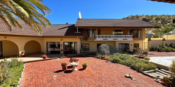 This vintage house in a serene area of Ludwigsdorf is as solid as a rock; they definitely don't build them like this anymore.