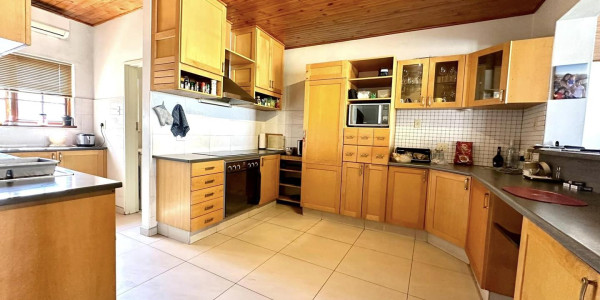 3 Bedroom House For Sale in Eros Park