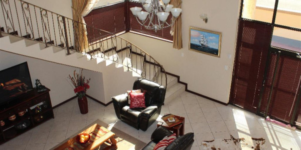 Spacious family house with extra 3 bedroom flat in Swakopmund