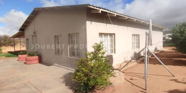 GORGEOUS LIVESTOCK / GAME FARM FOR SALE IN THE SOUTH OF NAMIBIA