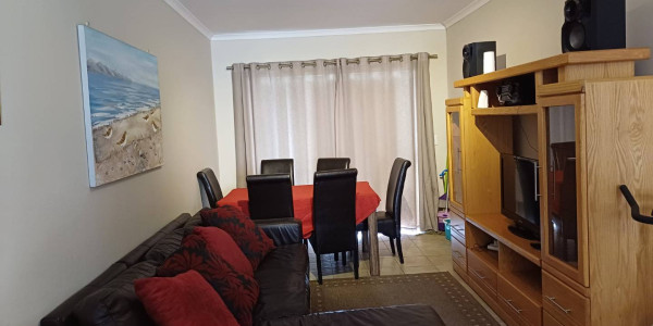 Furnished Apartment on Second Floor close to Town Centre.