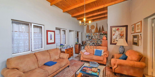 Henties Bay Proper:  5 Bedroom FARMSTYLE HOME is for Sale