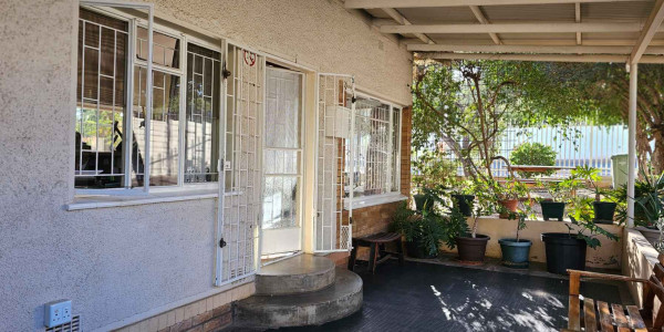 WINDHOEK West Office Gem - Ideal for Consulting Rooms