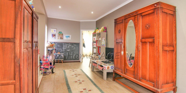 Rossmund, Swakopmund:  4 Bedroom Modern, Luxurious Home is for Sale