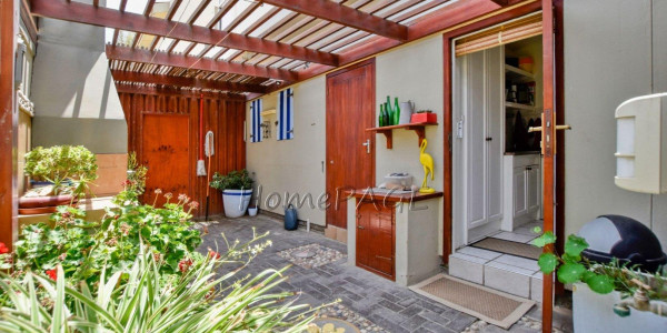 Vineta, Swakopmund:  Neat and Spacious 3 Bedr UPMARKET Townhouse is for sale