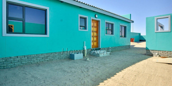 Tamariskia, Swakopmund:  3 Bedr Home with two 1 Bedr flats for sale