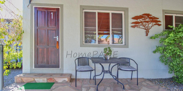 Otjiwarongo:  Immaculate 8 Bedroom Guesthouse for sale