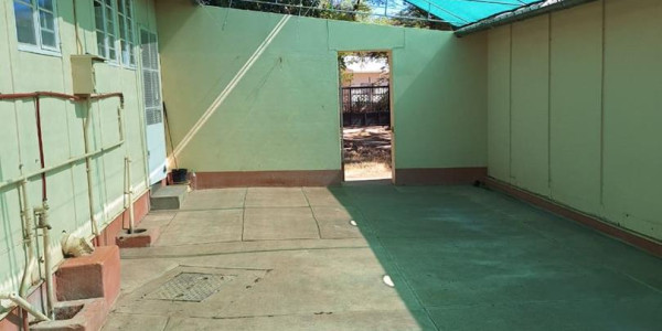 LARGE ERF WITH 3 BEDROOM PREFAB HOUSE FOR SALE - TSUMEB