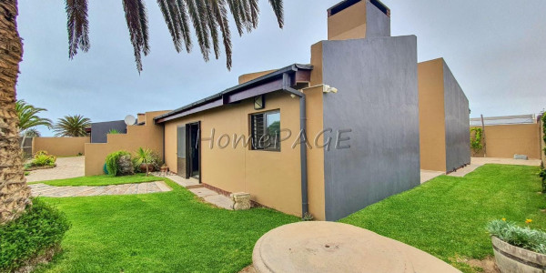 Ext 4, Henties Bay:  Stunning, spacious 4 Bedr Home is for Sale