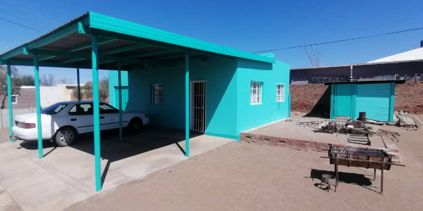GORGEOUS FAMILY HOME WITH FLATLET FOR SALE IN KEETMANSHOOP - NAMIBIA