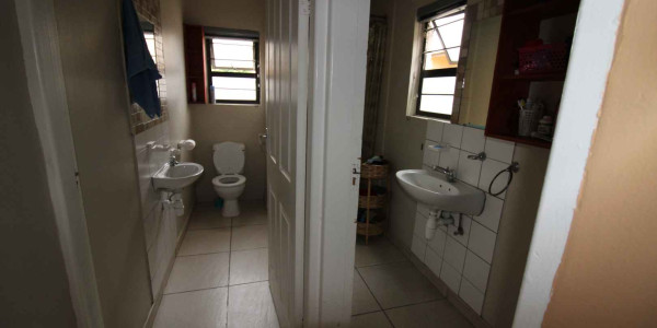 Beautiful 3 Bedrooms House with an extra 2 bedrooms flat for sale in Walvis Bay C.B.D