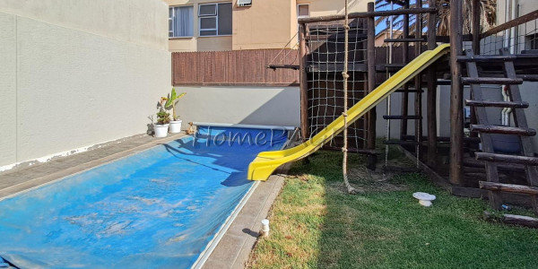 Fairway Estates, Walvis Bay:  VERY NEAT HOME WITH FLAT IS FOR SALE