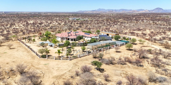 Omaruru Wildlife Estate, Omaruru:  Lifestyle Smallholding WITH ELABORATE Home is for Sale