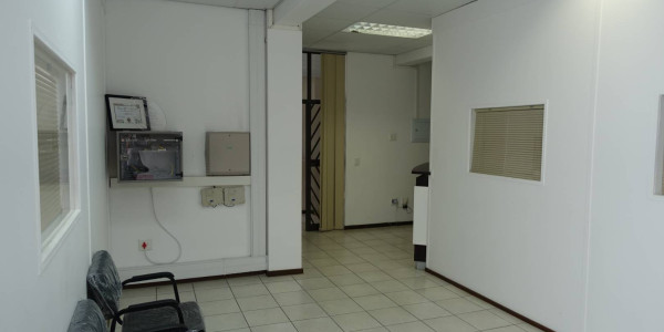 LARGE OFFICE SPACE ON TOP FLOOR OF MAKARIOS CENTRE