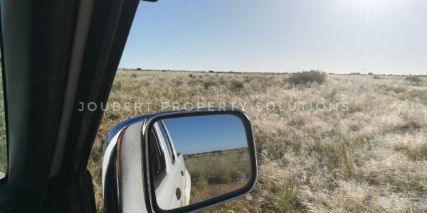 BEAUTIFULL HUNTING / LIVESTOCK / MINING FARM FOR SALE IN THE SOUTH OF NAMIBIA – ARIAMSVLEI DISTRICT