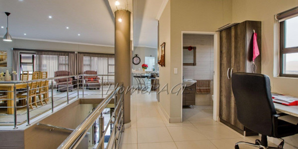 Long Beach Ext 1, Walvis Bay:  Large Luxurious Home with Flat is for Sale