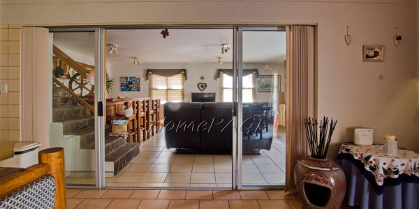 Long Beach, Walvis Bay: SPACIOUS 4 Bedr home is for sale