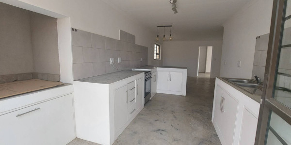 3 Bedroom house + 2 bedroom flat for sale in Meersig