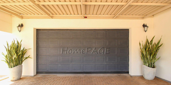 Otjiwarongo:  STUNNING, MODERN 4 BEDR HOME WITH FLAT is for sale