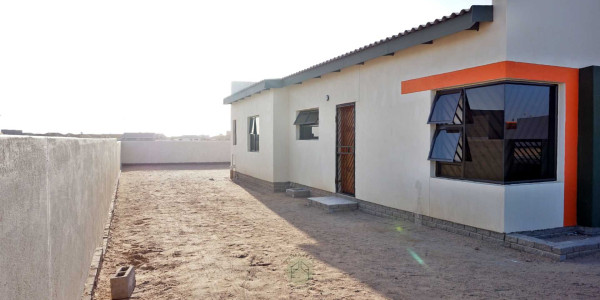 2 Bedroom House FOR SALE in Tamariskia, Swakopmund