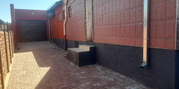 Double Storey house for sale in Dorado Park