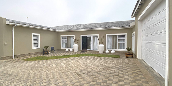 Ultimate Comfort & Security in Henties Bay's Best Location!