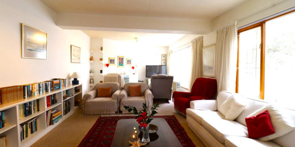 4 Bedroom Home with 1 Bedroom Flat for Sale, Swakopmund Kramersdorf