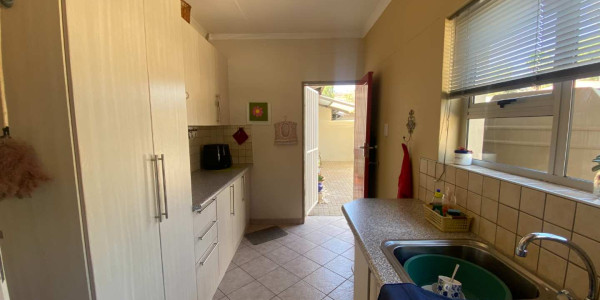 3 Bedroom House in Klein Windhoek with flat