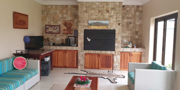 Luxurious Coastal Home with Flat for Sale in Henties Bay