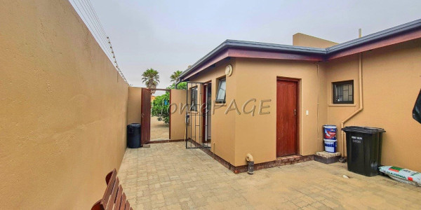 Ext 4, Henties Bay:  Stunning, spacious 4 Bedr Home is for Sale