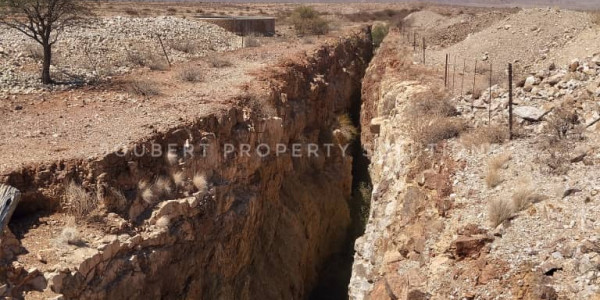 BEAUTIFULL HUNTING / LIVESTOCK / MINING FARM FOR SALE IN THE SOUTH OF NAMIBIA – ARIAMSVLEI DISTRICT