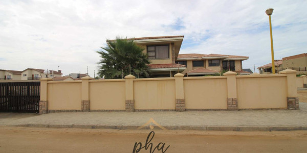 4 Bedroom house for sale - Swakopmund (Vogelstrand)