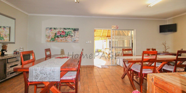 Otjiwarongo:  Immaculate 8 Bedroom Guesthouse for sale