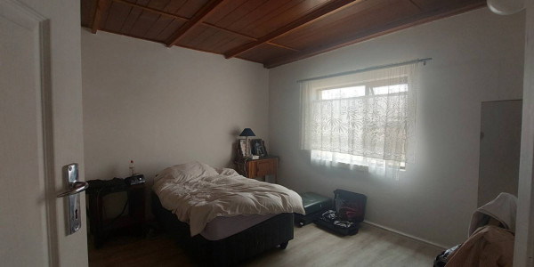 3 Bedroom house + 2 bedroom flat for sale in Meersig