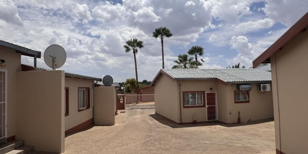 SECURE COMPLEX WITH FIVE TENANTED UNITS – IDEAL INVESTMENT OPPORTUNITY