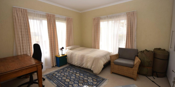 ROSSMUND SWAKOPMUND: SPACIOUS UPMARKET TOWNHOUSE FOR SALE