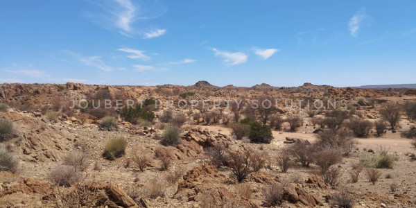 BEAUTIFULL HUNTING / LIVESTOCK / MINING FARM FOR SALE IN THE SOUTH OF NAMIBIA – ARIAMSVLEI DISTRICT