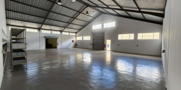 STUNNING DOUBLE VOLUME OFFICES/WAREHOUSE/INDUSTRIAL BUILDING TO LET IN PROSPERITA